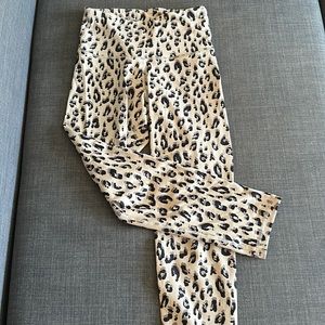 Old navy cropped leggings. Size S
